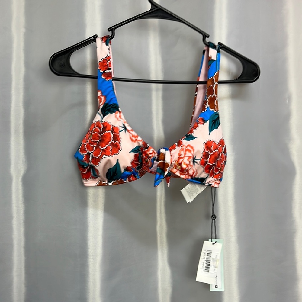 The bikini lab top
